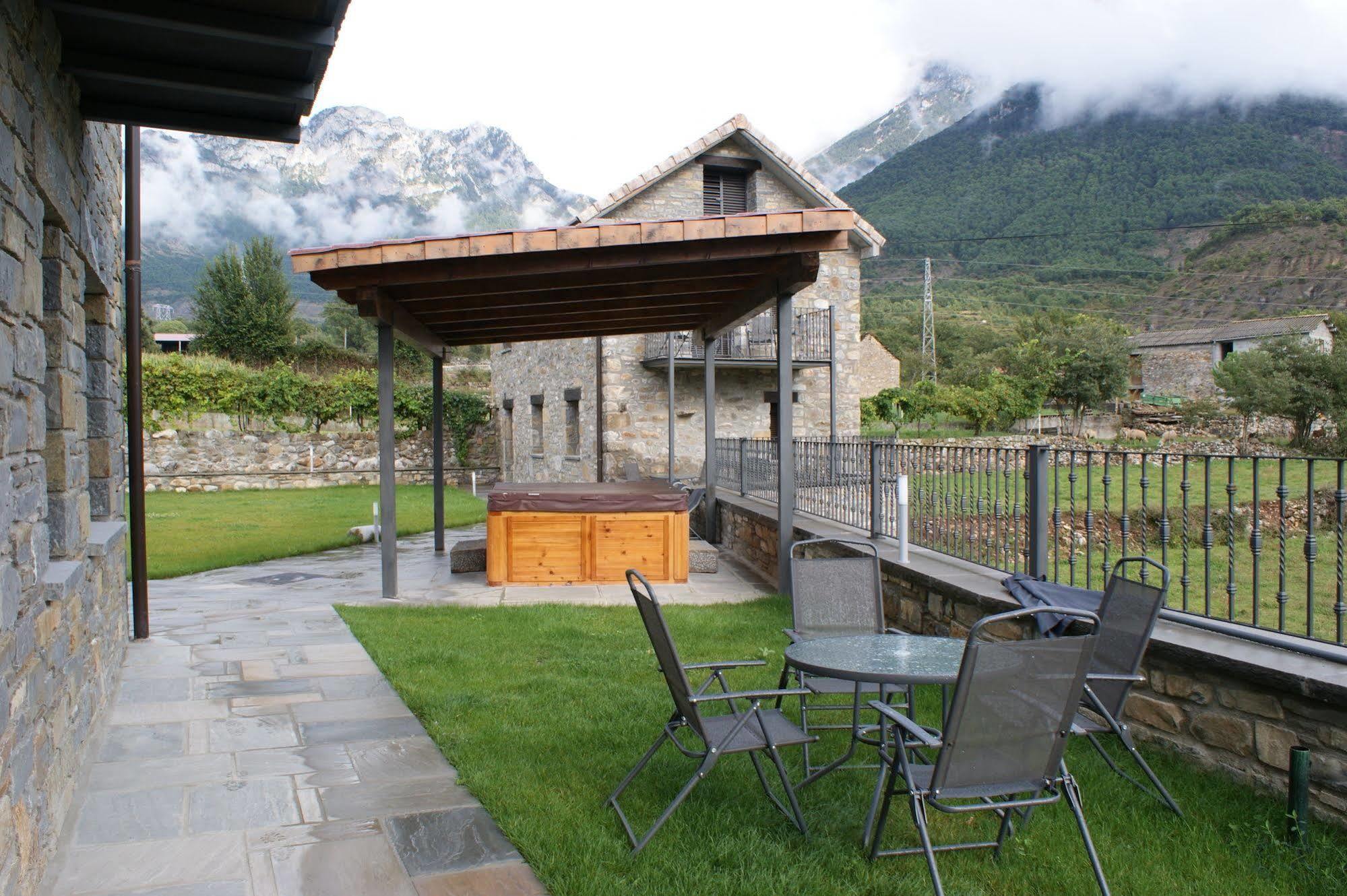 Puerta De Ordesa Garden Apartment Laspuña Екстериор снимка